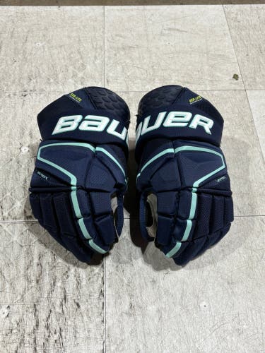 Bauer Vapor Hyperlite Gloves 14"