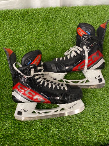 Senior CCM JetSpeed FT6 Hockey Skates Regular Width 10.5 (Used)