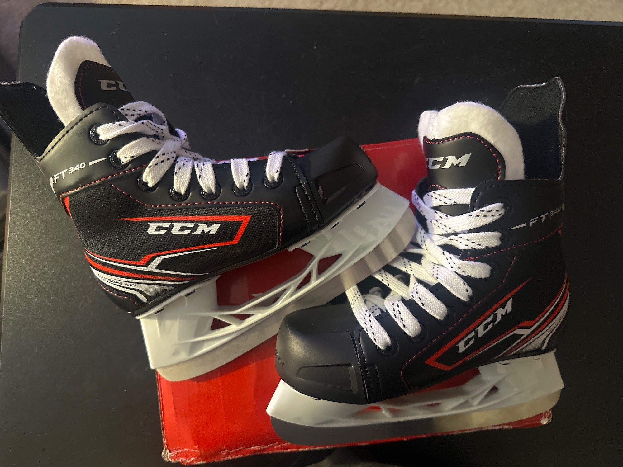 Ccm JetSpeed FT340 Hockey Skates Youth 11.0Y Skate Size