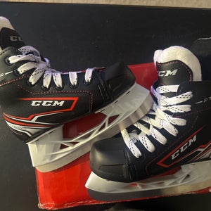 CCM JetSpeed FT340 Hockey Skates Regular Width Youth 11 (New)