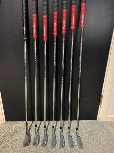 Men's Cleveland Launcher UHX Left Hand Iron Set Regular Flex Steel Shaft (Used)