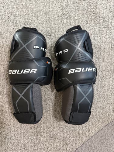 Bauer Pro (Used) knee pads intermediate