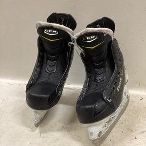 Used CCM TACKS Intermediate Hockey Skate Intermediate 4.0 11725-S000500536
