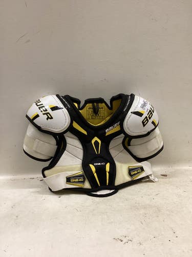 Used Bauer SUPREME ONE 40 Senior Shoulder Pads MD 11725-S000500596