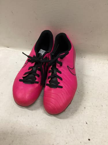 Used Nike Soccer Cleats Pink Junior 02.5 11725-S000500703