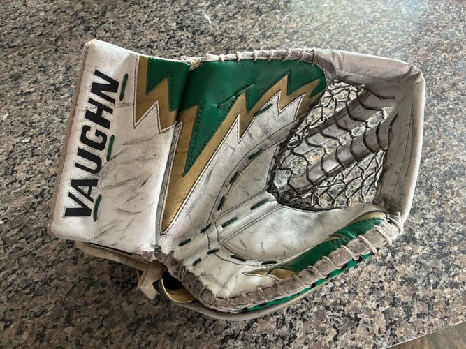Vaughn V9 Pro Carbon Regular Pro Stock (Used)