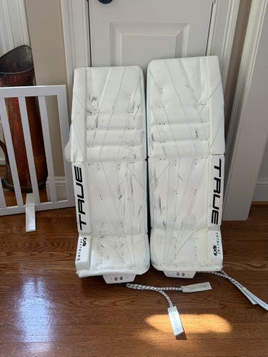 34" 2025 True Catalyst 9X3 Goalie Leg Pads (New)