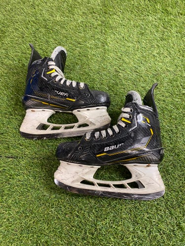 Bauer Supreme M5 Pro Hockey Skates | Size: 2