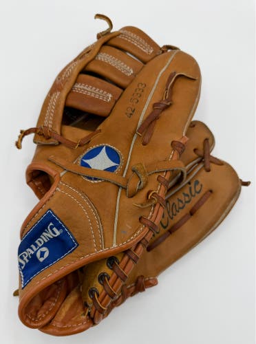 Spalding The Classic 42-5333 RH Baseball Glove 12"