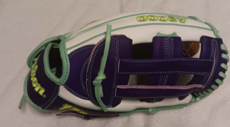 2025 Wilson RH Outfield A2000 FP50SS Softball Glove 12.25" (New)