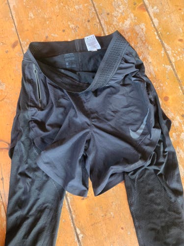 USED Black Large Men's Nike Shorts/Compression legging combo
