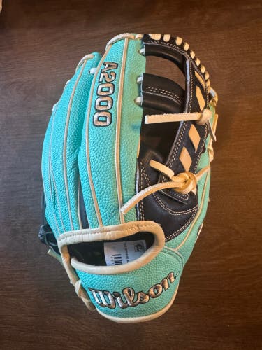 Wilson A2000 RH Baseball Glove 11.5" (New)