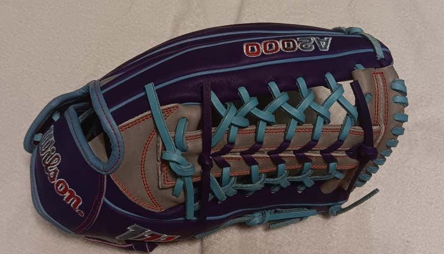 2025 Wilson RH Outfield A2000 T125 Softball Glove 12.5" (New)