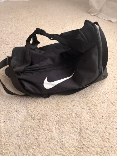 Black Kids Unisex Small / Medium Nike Duffle Bag (New)