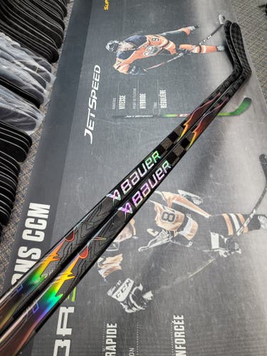 2 PACK | P28 | 77 Flex NEW! Senior Bauer Vapor Flylite Left Hand Hockey Stick Pro Stock (New)