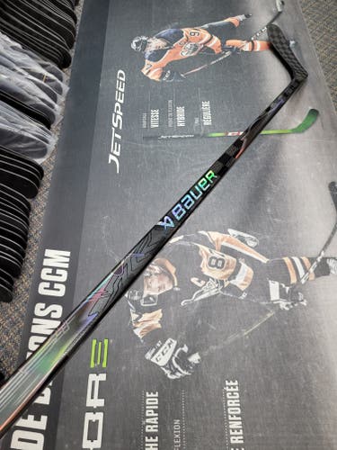 P28 | 70 Flex NEW! Senior Bauer Vapor Flylite Left Hand Hockey Stick Pro Stock (New)