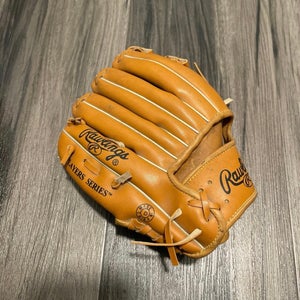 Rawlings RH Baseball Glove 9" (Used)