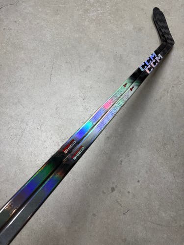 2 PACK YTH 30 Flex P28 Senior CCM FT8 Pro Left Hand Hockey Stick Pro Stock (New)