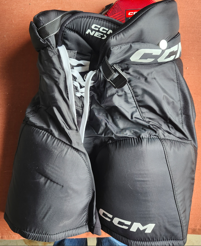 Men's Junior Small CCM Next S23 Hockey Pants (Used)