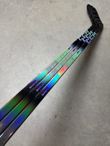 3 PACK YTH 30 Flex P28 Senior CCM FT8 Pro Left Hand Hockey Stick Pro Stock (New)