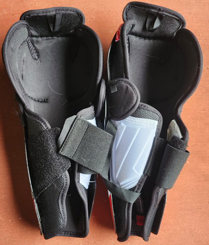 Junior CCM JetSpeed FT475 12" Shin Pads (Used)