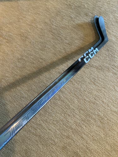 Senior CCM JetSpeed FT8 Pro Left Hand Hockey Stick P28 70 Flex (New)