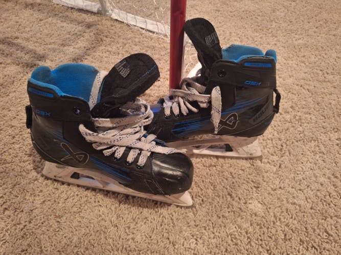 INTERMEDIATE  Bauer GSX Hockey Goalie Skates Width D Pro Stock Size 5.5 (Used)