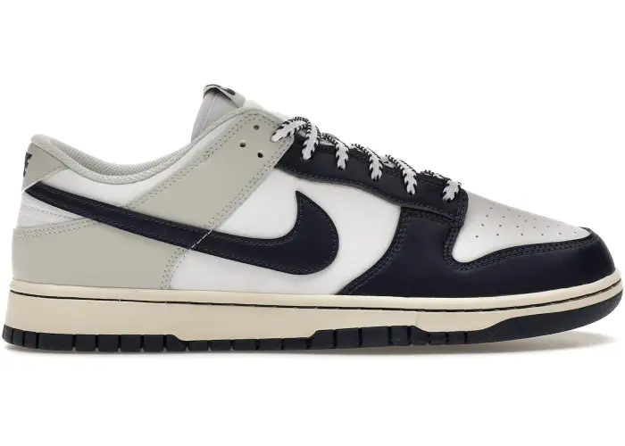 Size 10 - Nike Dunk Low New York Yankees IM2222-101