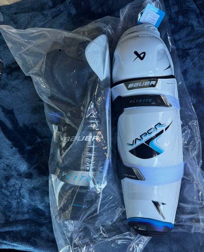 Senior Bauer Vapor Flylite 15" Shin Pads (New)
