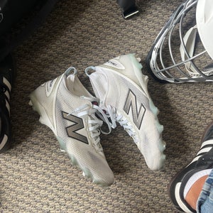 White Men's Size M 11.5 (W 12.5) Adult New Balance Freeze High Top Molded Cleats (Used)