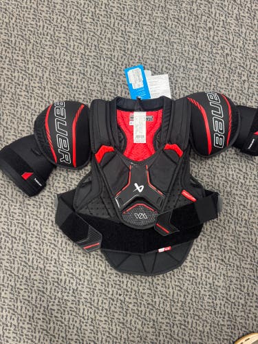 Women's Medium Senior Bauer Pro Shoulder Pads (New)