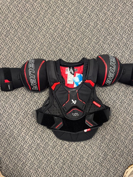 Women's Small Senior Bauer Pro Shoulder Pads (New)