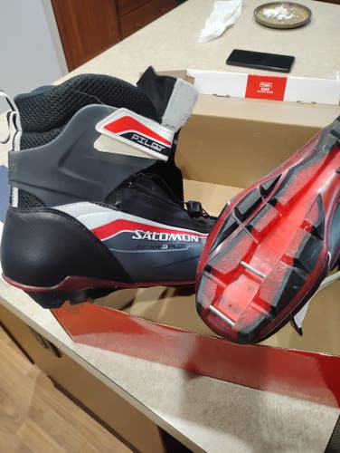 Size 14 Salomon Cross Country Ski Boots