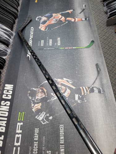 Oates | 85 Flex Senior Warrior Alpha LX2 Pro Right Handed Hockey Stick Toe Pattern 85 Flex (New)