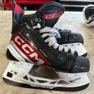 Black CCM JetSpeed Vibe Hockey Skates Regular Width 6 (Used)