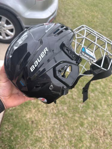 Medium Bauer Helmet (New)