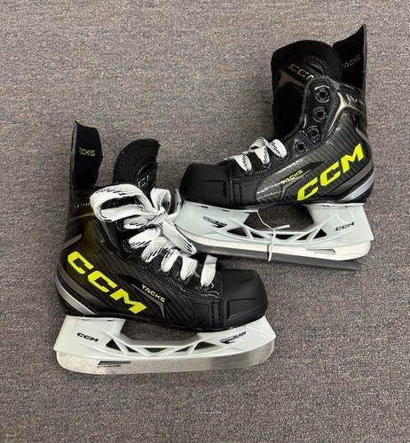 Youth CCM Tacks XF Pro Hockey Skates Regular Width 12 (New)