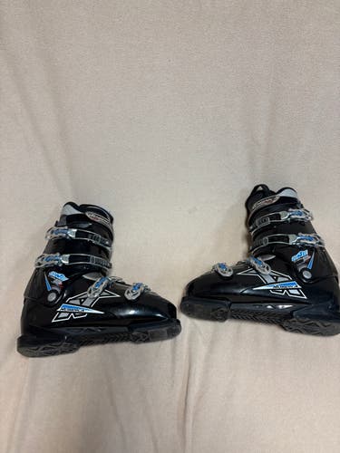 Mondo 29 & 29.5 Men's Nordica All Mountain Easy One 5 Ski Boots (Used)