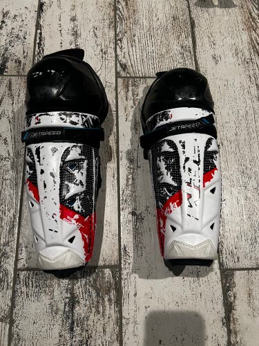 Intermediate CCM JetSpeed FT680 13" Shin Pads (Used)