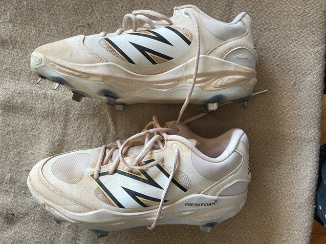 White Men's Size M 11.0 (W 12.0) Adult New Balance 3000v7 Low Top Metal (Used)