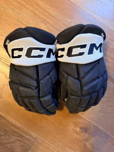 CCM JetSpeed FT8 Pro Gloves 14" Pro Stock (Used) La Kings Ward