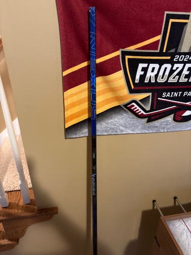 Senior Bauer Nexus Tracer Right Handed Hockey Stick P28 87 Flex (Used)