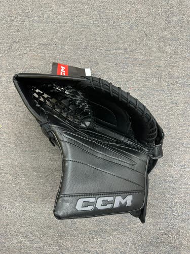 Black Senior CCM Extreme Flex 7.9 Goalie Gloves & Blockers Regular (New)
