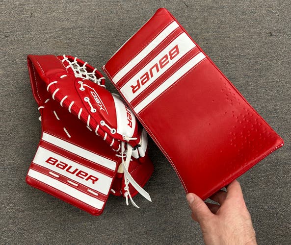 Red Junior Bauer S20 GSX Goalie Gloves & Blockers Regular (Used)