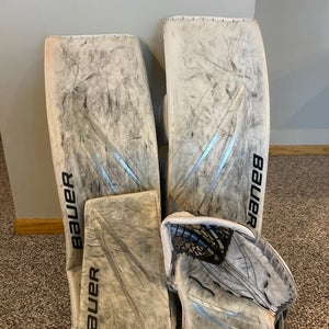 35” Bauer Hyperlite 2 Goalie Full Set