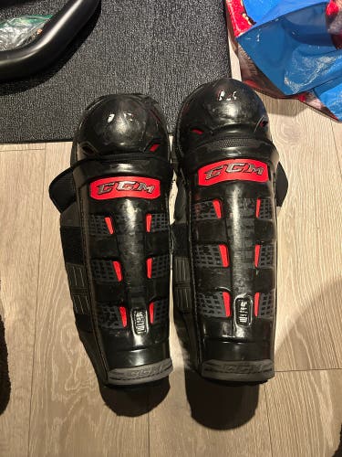 Senior CCM 16" Shin Pads (Used)