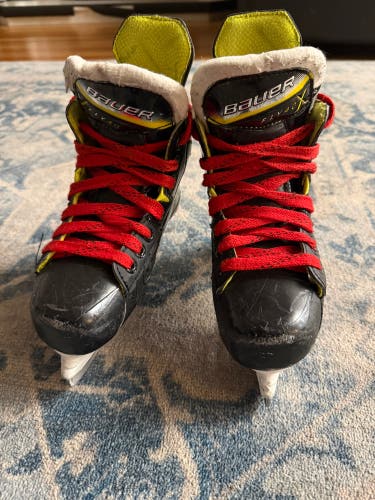 2025 Bauer Vapor Fly40 Hockey Skates Regular Width 13 (Used)
