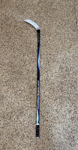 Senior Bauer Vapor Flylite Right Handed Hockey Stick P28 65 Flex (Used)