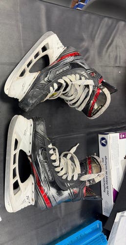 2019 Bauer Vapor 2X Hockey Skates Extra Wide Width 8 (Used)