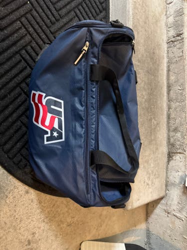 Team USA hockey duffel bag (used)